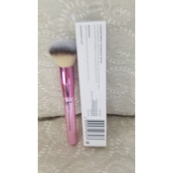 IT Cosmetics Heavenly Luxe Limited Edition Complexion Perfection Brush. - Picture 2 of 3
